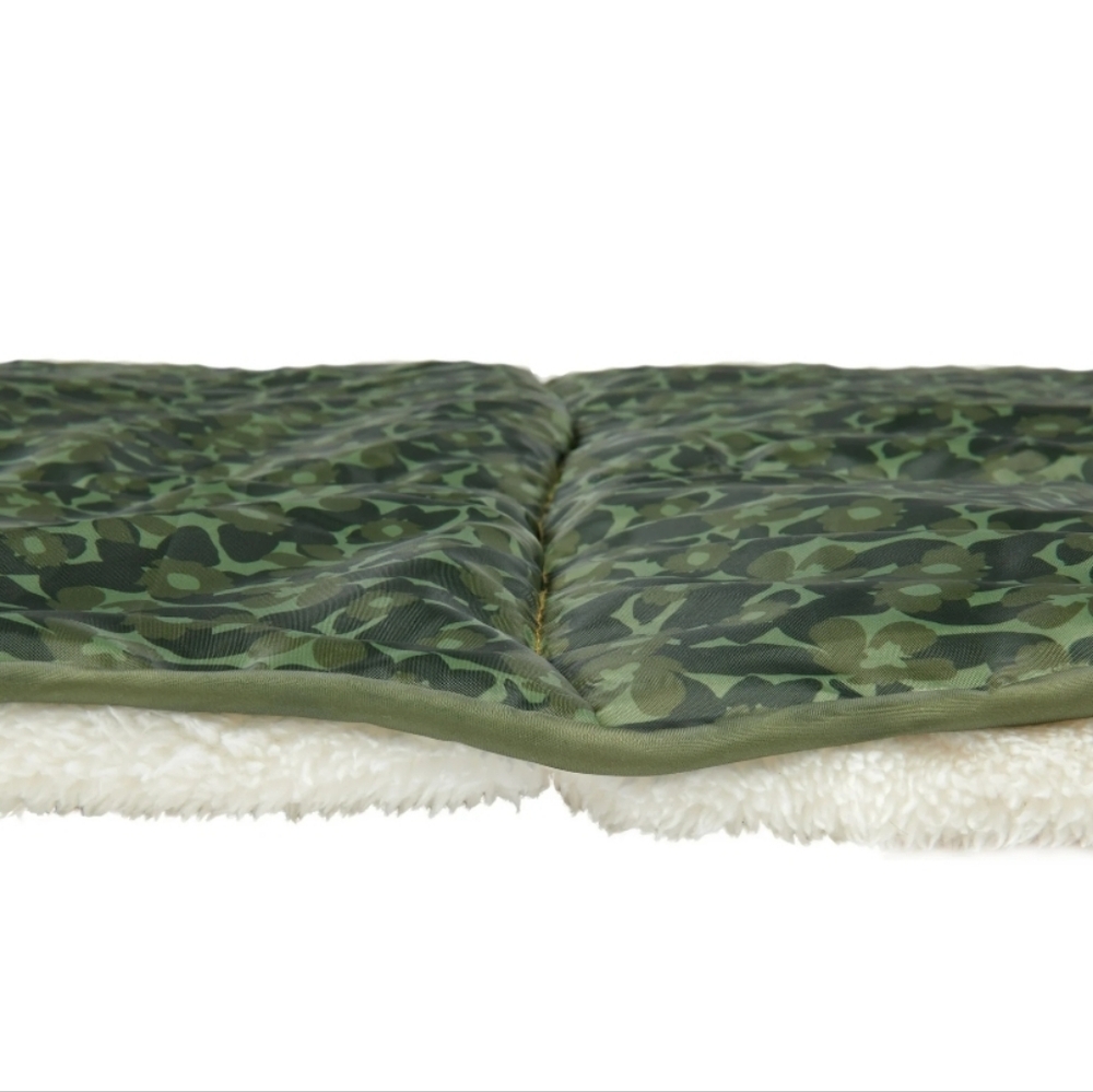 Slumberjack Western Wood Sherpa Blanket Outdoor/Indoor - Picture 5 of 9